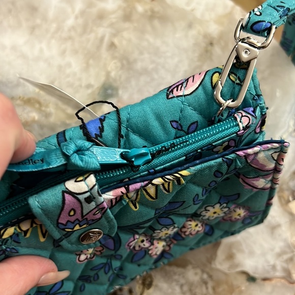 Vera Bradley Smartphone Wristlet - Picture 3 of 3